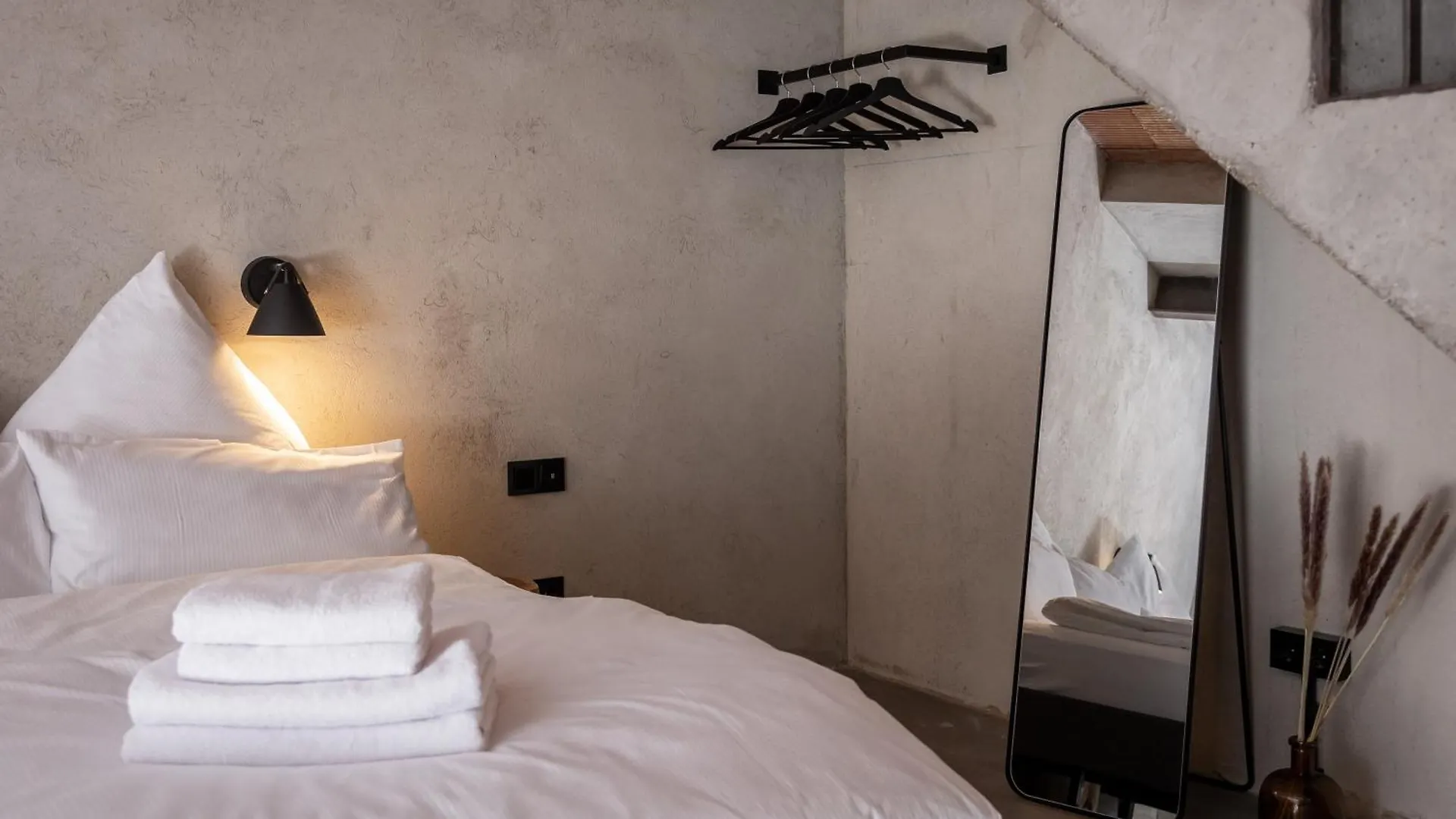 Coolest Apartment In Berlin, Easy Check-In, Close To Center, Black & White Maisonette #6